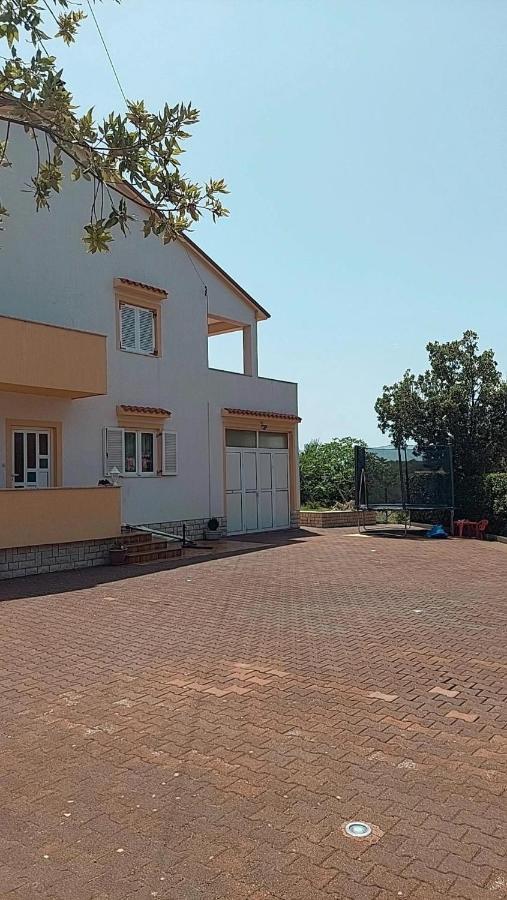 Apartmani Katarina Mundanije Exterior foto